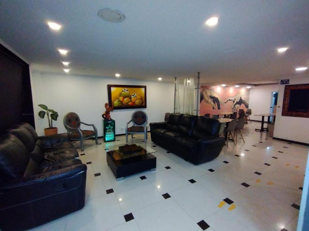 Hotel Arena Plaza Inn — Fotos 2